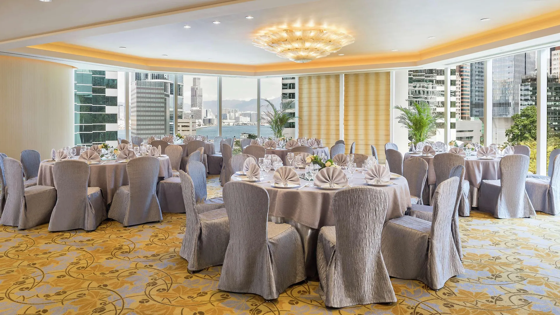 Conrad Hong Kong Hotel 5*,